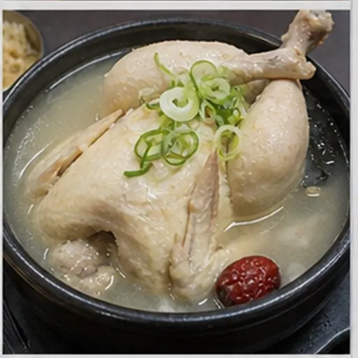 Samgyetang (sopa de pollo con ginseng)