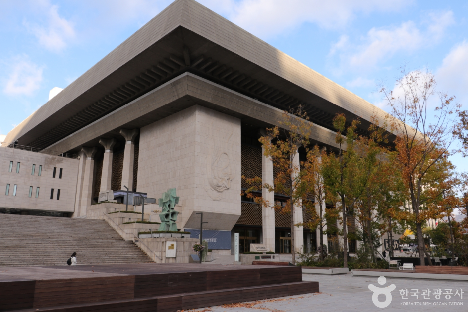 Sejong Center for the Performing Arts official photo