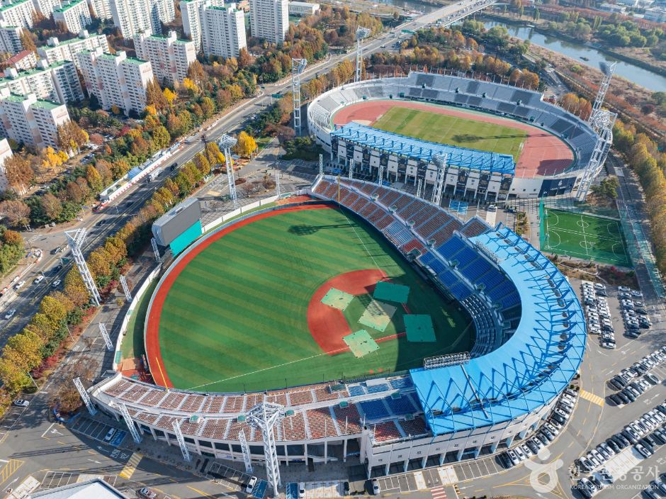 Mokdong Sports Complex official photo